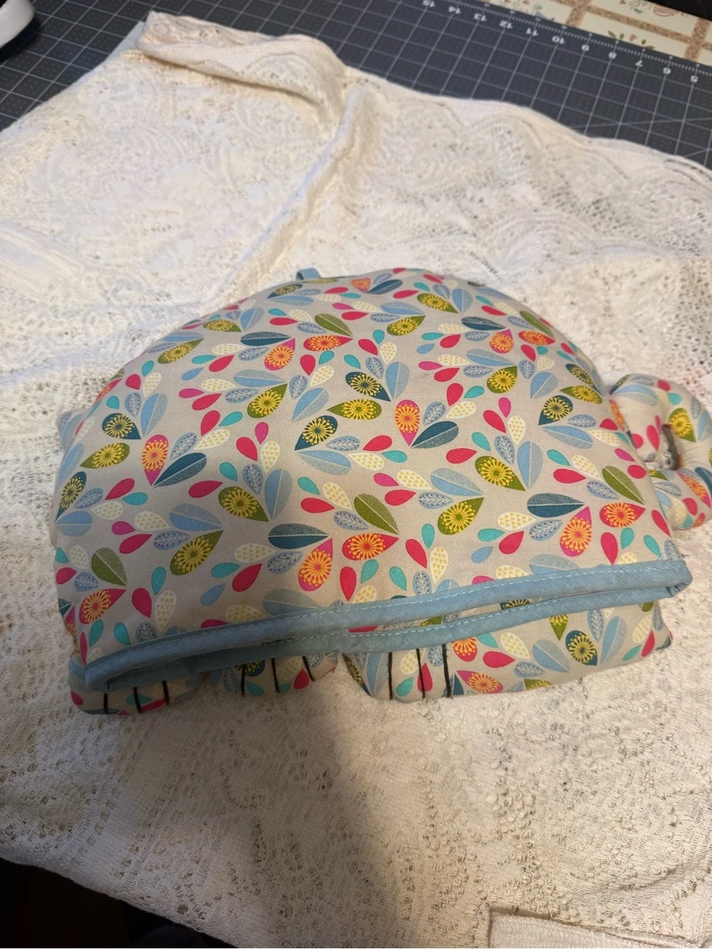 This is an Ulster Weavers cat-shaped tea cosy